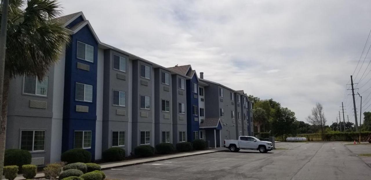 Microtel Inn & Suites By Wyndham Bushnell Экстерьер фото