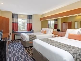 Microtel Inn & Suites By Wyndham Bushnell Экстерьер фото